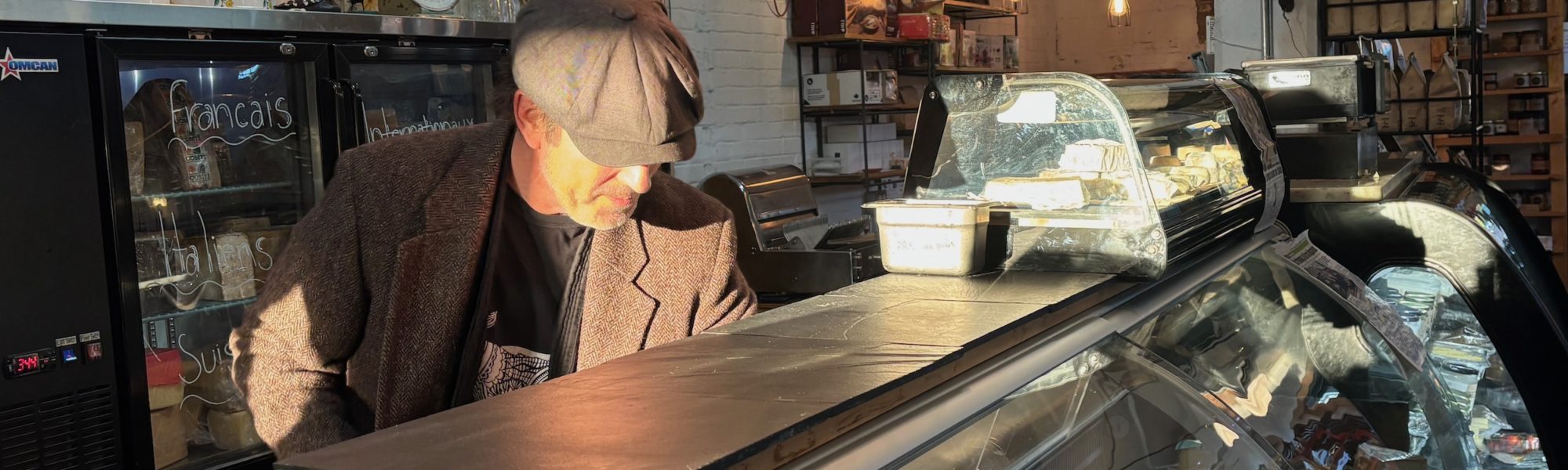 echoppe-des-fromages-Max-comptoir-2 Échoppe des fromages Max Dubois